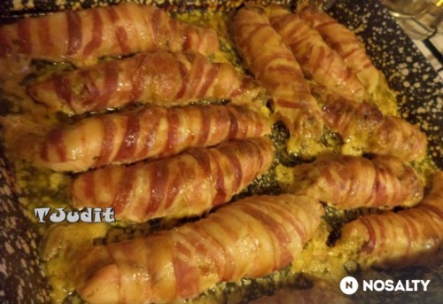 Baconszeletekbe göngyölt töltött csirkemell recept